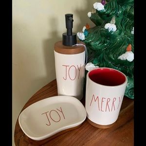 Rae Dunn Bathroom Set